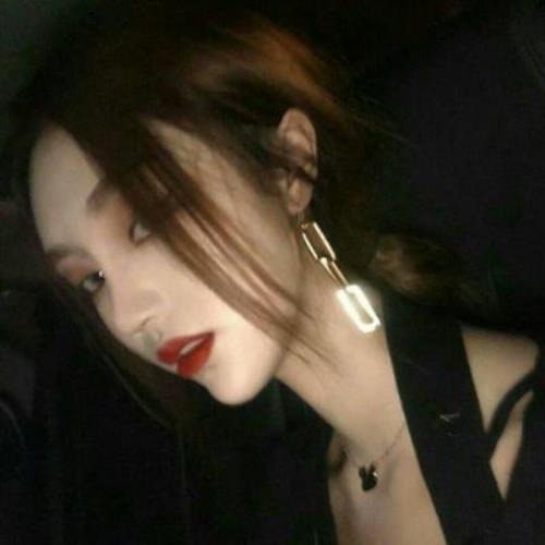 个性女生头像图片素材分享，个性女生头像设计创意推荐-9