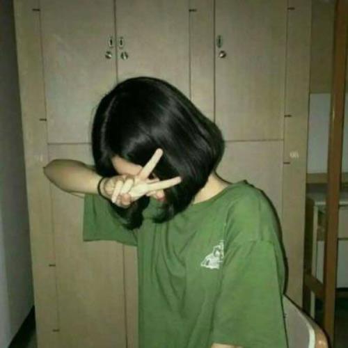 清晰绿色服装女生qq头像图片-5