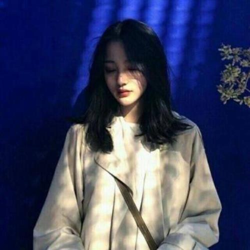 高清蓝色系少女头像图片，可爱少女心头像高清壁纸-1