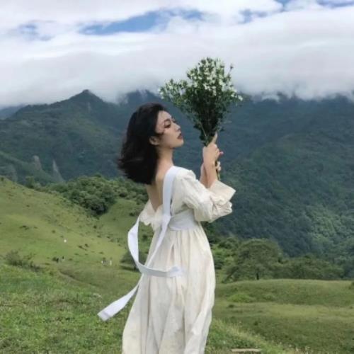 2025年清新自然女生微信头像推荐-3