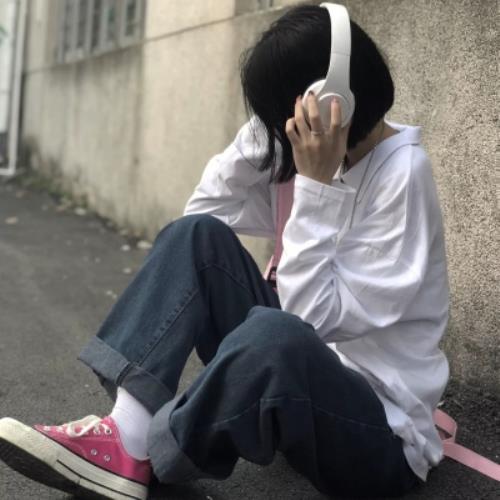 2025年清新自然女生微信头像推荐-7