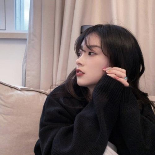 2025年清新自然女生微信头像推荐-11