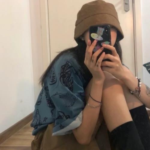 2025年清新自然女生微信头像推荐-12