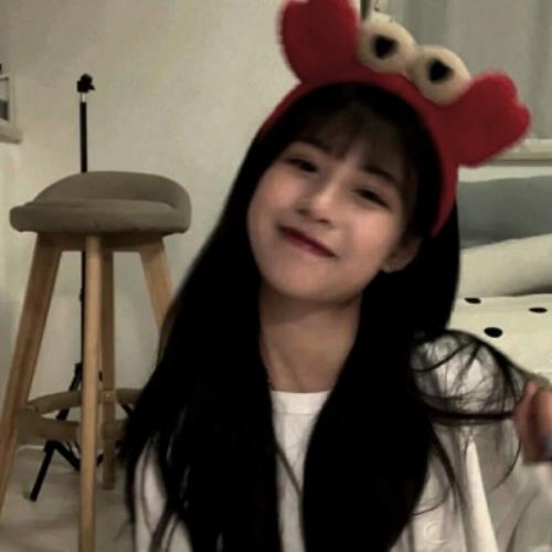 2025年清新自然女生微信头像推荐-18