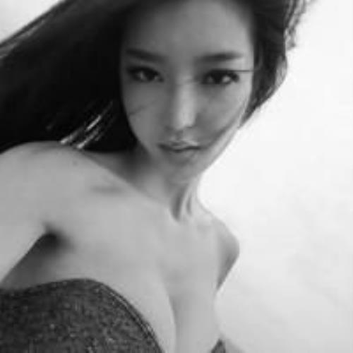 不干净的女孩黑白头像，人生不要回头看-15