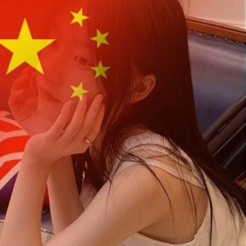 高清渐变色国旗头像女生图片，可爱的爱国版头像女生头像-9