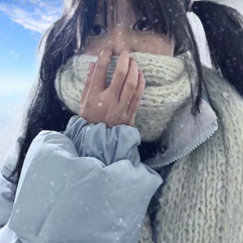 高清雪景唯美女生头像，雪地美景女生高清头像图片-5