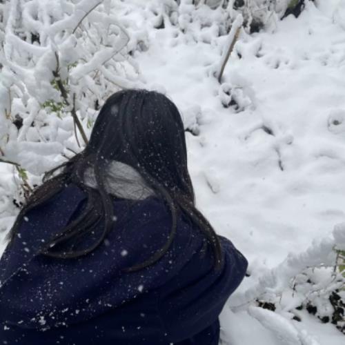 高清雪景唯美女生头像，雪地美景女生高清头像图片-9