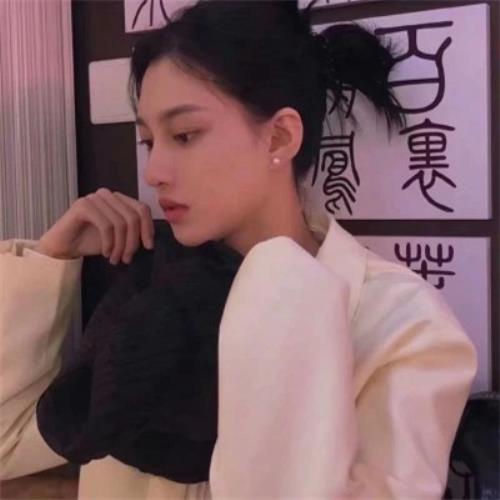 独特有趣的女生头像推荐，甜美小众真人头像合集-8